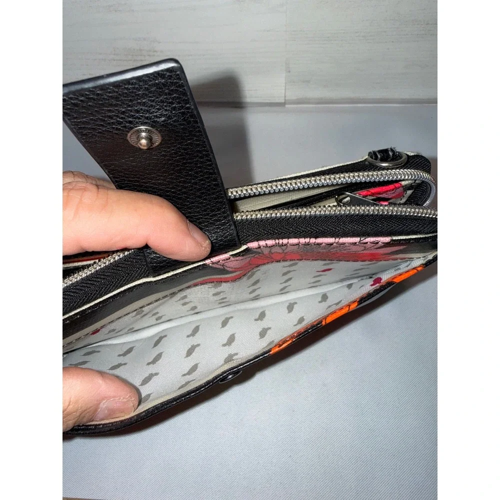 Sakroots wristlet wallet